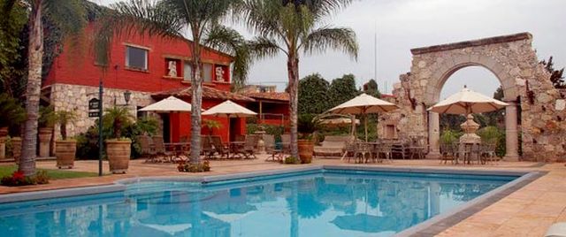 Pet Friendly Villa San José Hotel and Suites Morelia